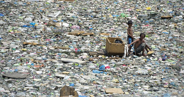 Stop het dumpen van plastic in het paradijs!