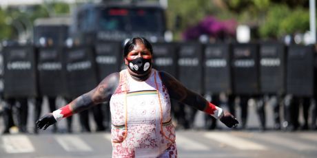 Apoie os defensores da Terra