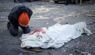 Stel Poetins moordenaars verantwoordelijk!