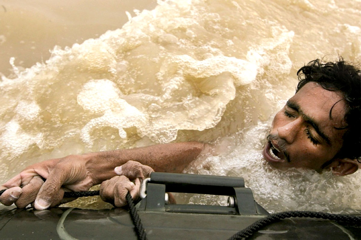 Pakistan is drowning -- Unlock climate funding NOW!