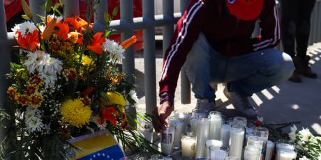 #RenunciaGarduño tras muerte de 40 migrantes