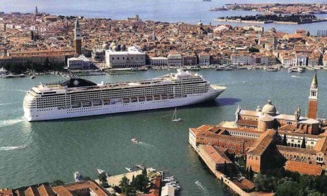 Venedig vor Bauunternehmern retten